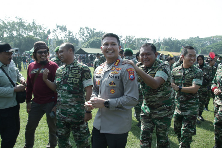 Wujudkan Sinergitas dan Soliditas TNI-POLRI, Ribuan Prajurit Padati Lapangan Rampal Kota Malang