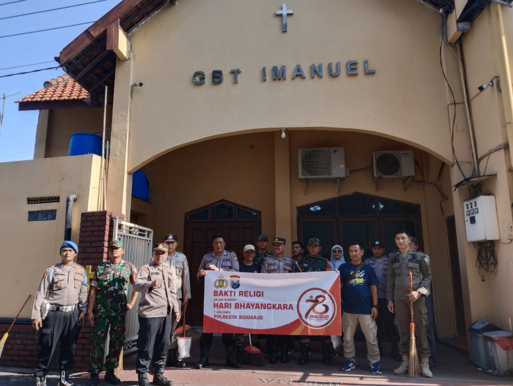 Semarak Hari Bhayangkara Ke-78, Tiga Pilar di Krembung Peduli Tempat Ibadah