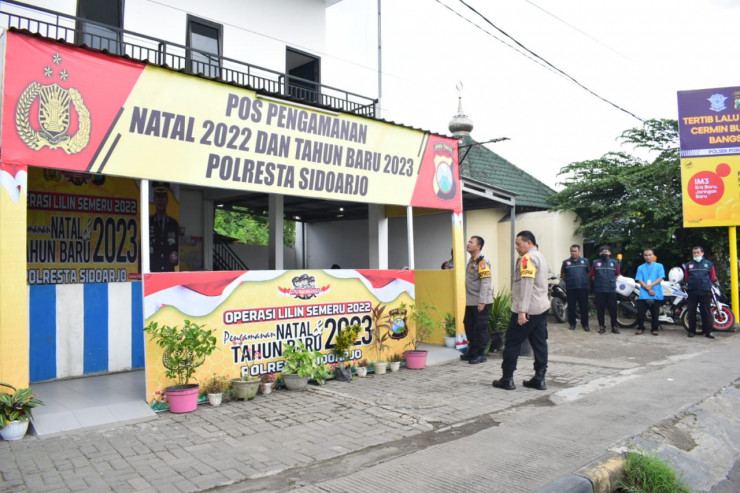 Kapolresta Sidoarjo Cek Pos Pam Ops Lilin Semeru 2022 di Arteri Porong