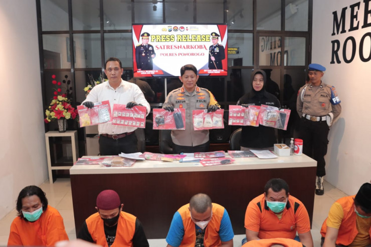 Polres Ponorogo Berhasil Ungkap 8 Kasus Narkoba, 11 Orang Ditetapkan Sebagai Tersangka