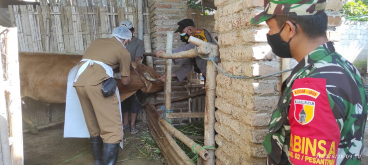 Polres Kediri Kota Bersama Satgas PMK Gelar Vaksinasi Dosis Ketiga