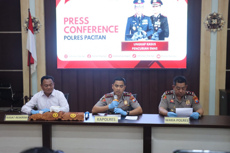 Polres Pacitan Amankan Tersangka Pencuri Emas Senilai Rp.350 Juta Milik Lansia