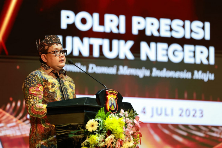 Polda Jatim Sampaikan Pesan Kamtibmas Pemilu Damai dan Bersih dari Narkoba Melalui Ludruk