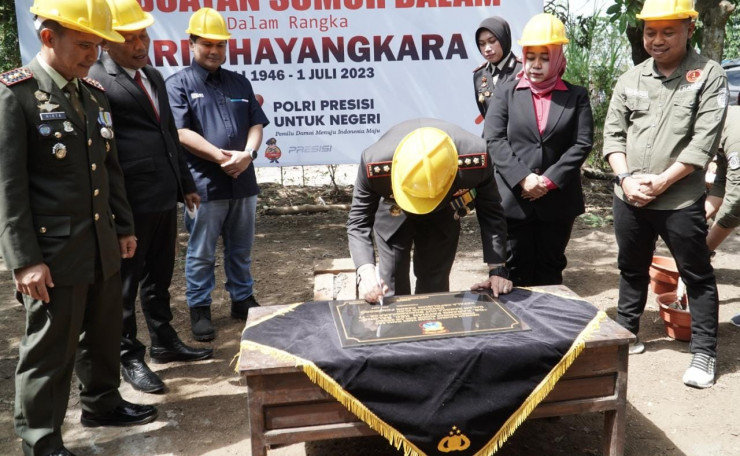 Polres Ponorogo Buatkan Sumur Bor Untuk Warga Karangpatihan