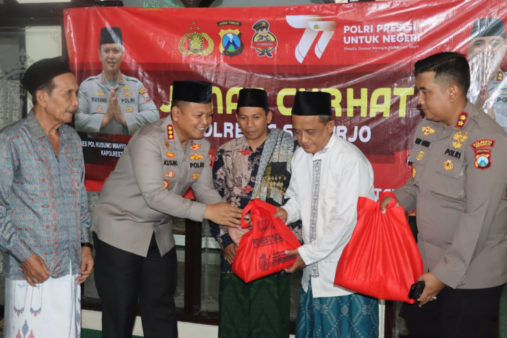 Jumat Curhat Bersama Kapolresta Sidoarjo di Desa Kedensari