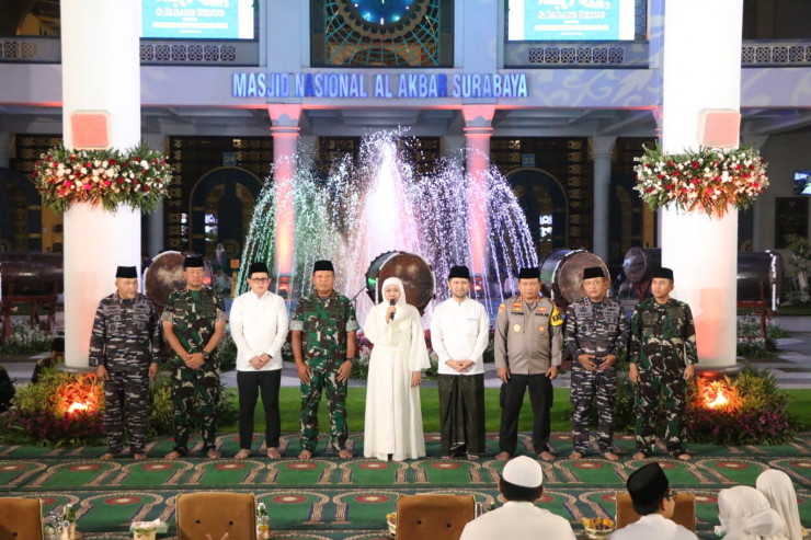 Forkopimda Jatim Gelar Gema Takbir Idulfitri di Masjid Nasional Al-Akbar Surabaya