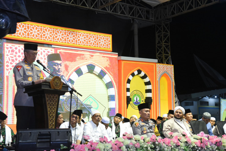 Hadiri Haul Ponpes Nurut Taqwa di Bondowoso, Kapolda Jatim Ajak Ulama Tetap Jaga NKRI