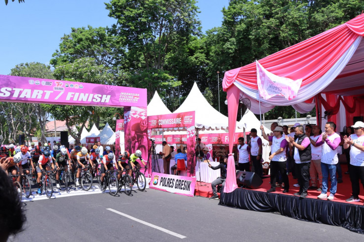 Kapolda Jatim Lepas 549 Pembalap Ramaikan Road to Tour of Kemala Seri 3 Gresik Criterium 2023