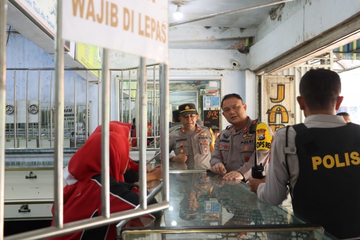 Kapolres Blitar Pimpin Patroli Dialogis Ajak Masyarakat Jaga Kamtibmas