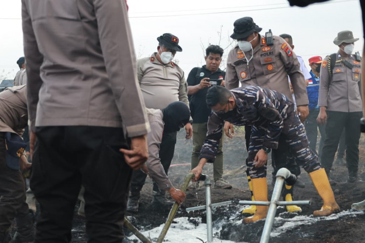 Polri Bersama Tim Gabungan Gunakan Cara Baru Hadapi Karhutla Gambut