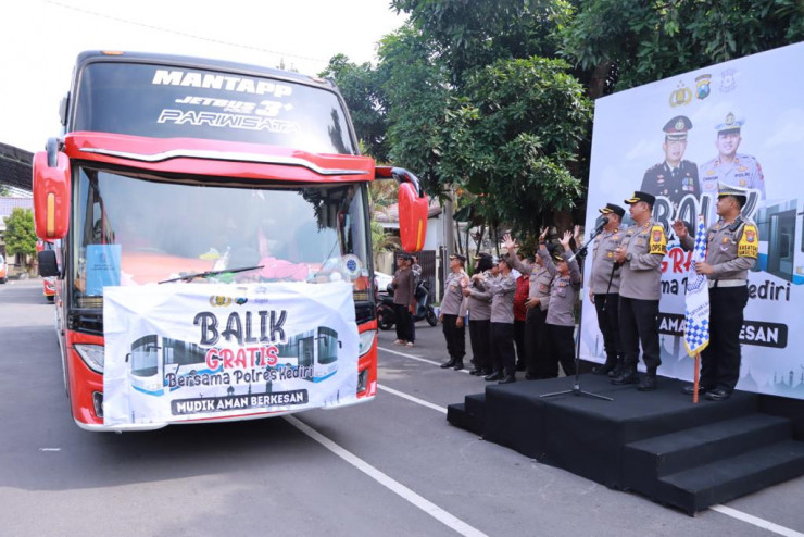 Polres Kediri Lepas 4 Bus Fasilitasi Balik Mudik Gratis ke Jakarta