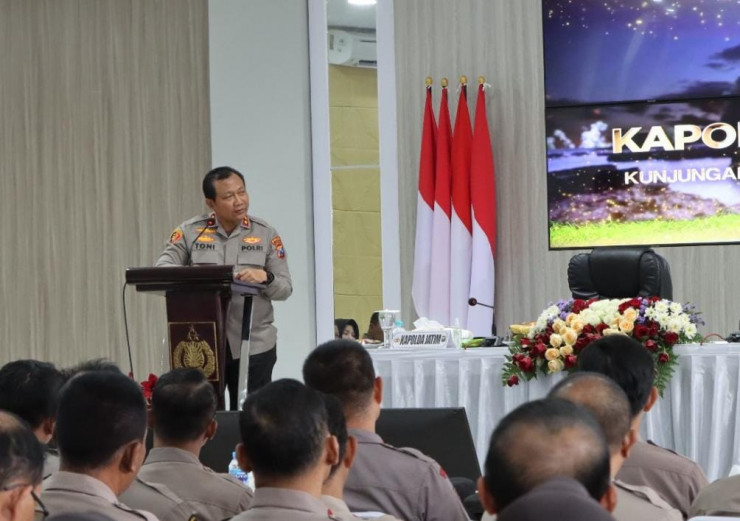 Kapolda Jatim Ingatkan Pentingnya Sinergitas dan Soliditas TNI Polri Untuk Kamtibmas