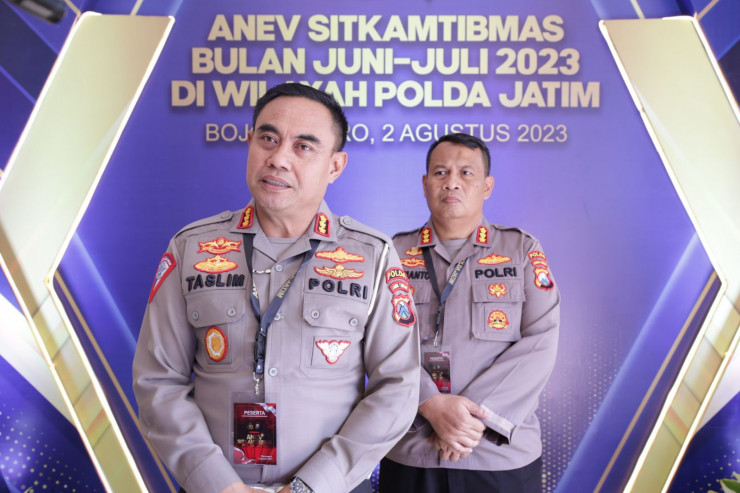 Polda Jatim Klarifikasi Video Viral Pengurusan SIM di Gresik