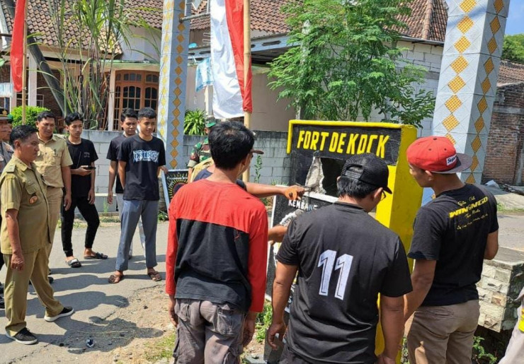 Warga Perguruan Silat di Balerejo Sukarela Bongkar Tugunya, Kapolres Madiun Sampaikan Apresiasi