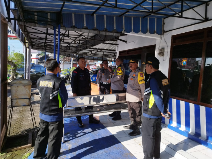 Polres Ngawi Melakukan Pengamanan Sistem Ring Untuk Sambut Kunker Presiden Jokowi