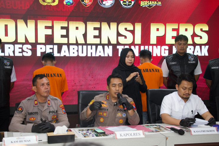Polres Pelabuhan Tanjungperak Amankan 2 Tersangka Admin Grup Facebook "Gay Khusus Surabaya" Sebar Konten Asusila