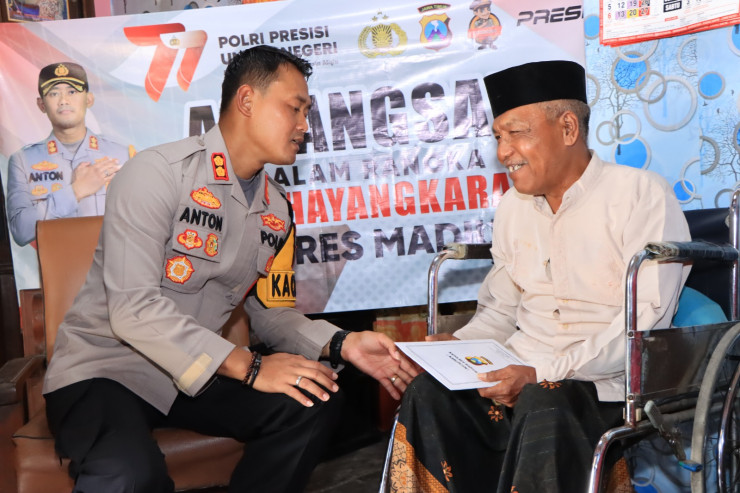 Kapolres Madiun Beri Motivasi dan Santunan Kunjungi Anggota yang Sakit Menahun