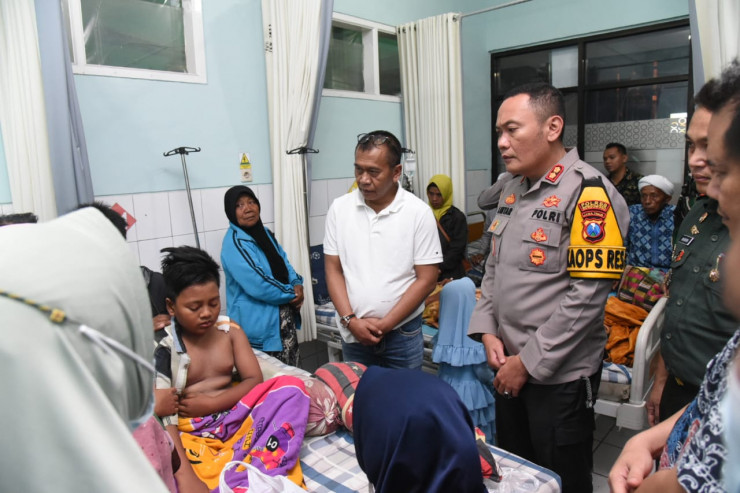 Kapolres Bondowoso Bersama Forkopimda Sambangi Korban dan Lokasi Terdampak Puting Beliung