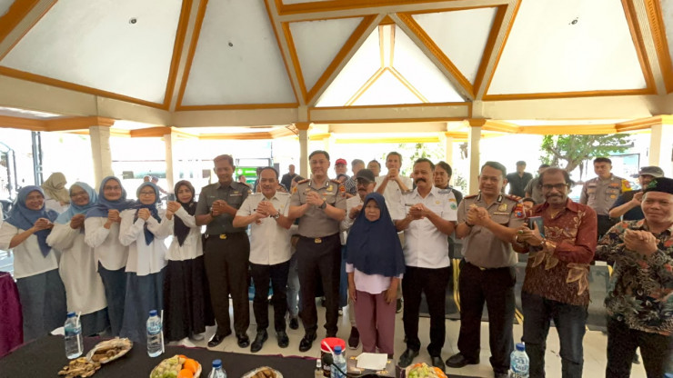 Kapolresta Sidoarjo Diskusi Bareng Warga Rangkah Kidul, Ajak Komitmen Jaga Kamtibmas