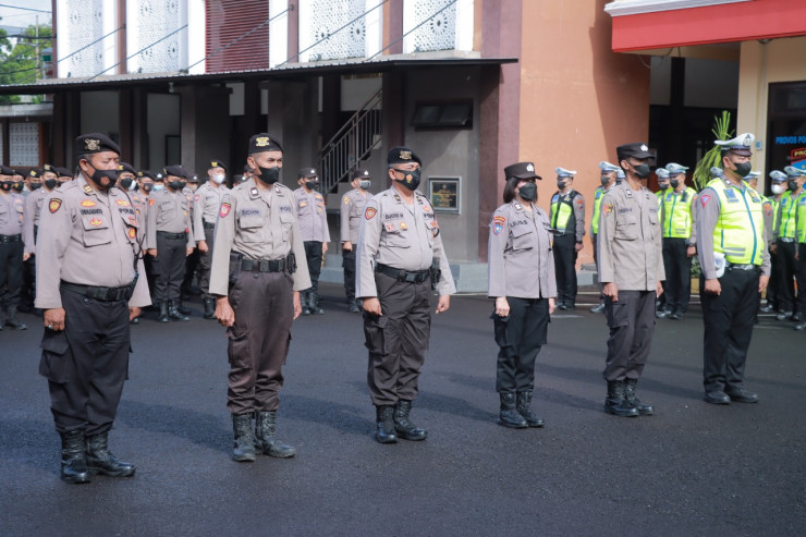 Polres Jember Kerahkan Ratusan Personil Gabungan Amankan Gerak Jalan Tajemtra 2022