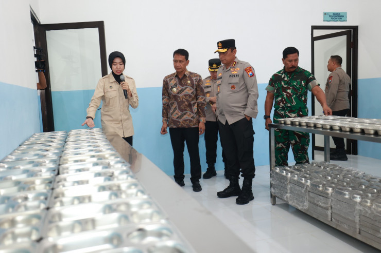 Kapolda Jatim Resmikan SPPG Polres Bojonegoro, Dukung Program Nasional MBG