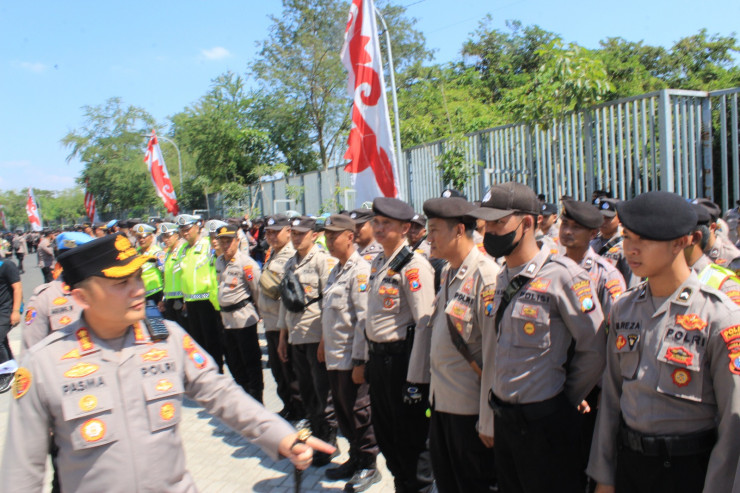 Polrestabes Surabaya Sukses Amankan Laga HUT Persebaya