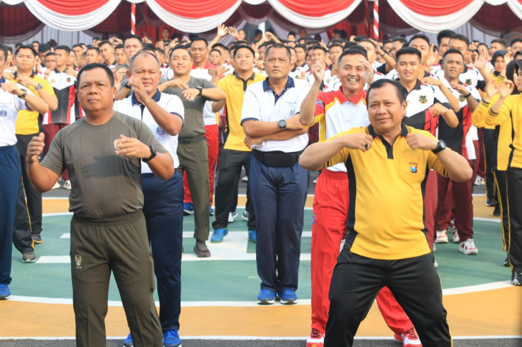 Polda Jatim dan Seluruh Jajaran Gelar Olahraga Bersama TNI Tingkatkan Sinergitas
