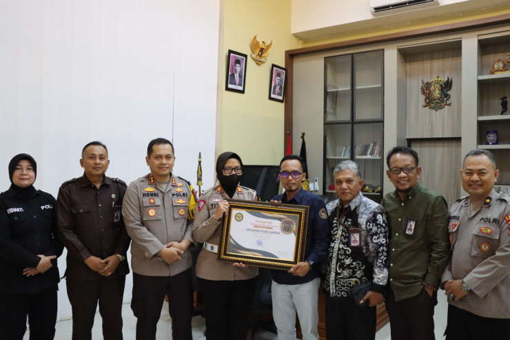 Satlantas Polres Sumenep Raih Penghargaan Badan Publik Informatif dari Komisi Informasi