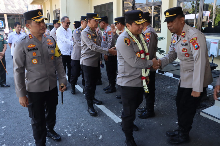 Berikan Motivasi Personel di Jajaran, Kapolda Jatim Kunjungi Polres Nganjuk