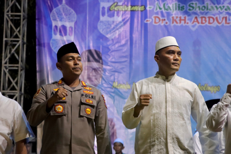 Polres Probolinggo Bersama Forkopimda Dzikir Akbar dan Gema Sholawat Sambut Pergantian Tahun