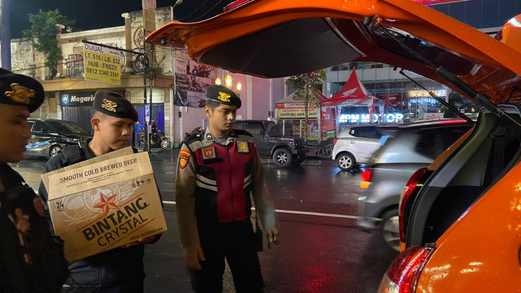 Ciptakan Situasi Kamtibmas Kondusif, Polresta Malang Kota Amankan Minuman Beralkohol