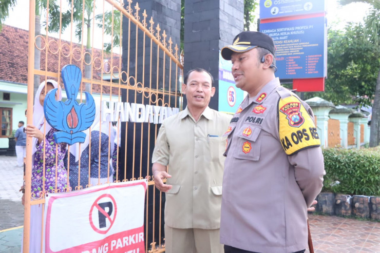Polres Ngawi Keluarkan Program TEH JAMUS Cegah Laka Lantas