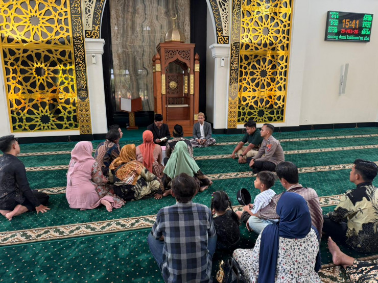 Polresta Sidoarjo Beri Kesempatan Tahanan Menikah