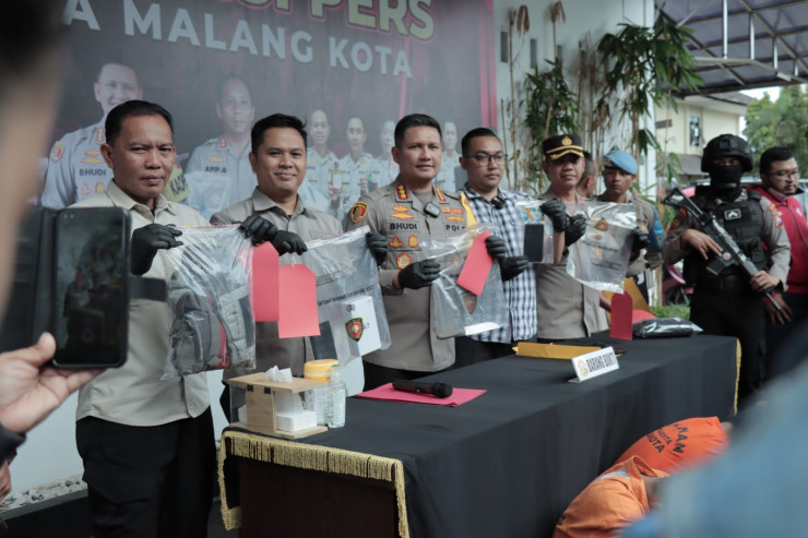 Polisi Berhasil Amankan Tersangka Curas Yang Beraksi di Rumah Kos Kota Malang