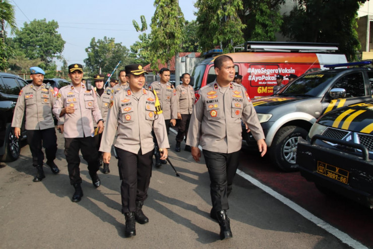 Wakapolda Jatim Cek Kelayakan Almatsus dan Ranmor Dinas di Polres Bangkalan Jelang Pilkades 2023