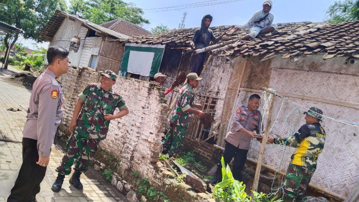 Wujud Kepedulian Polres Bondowoso Kepada Masyarakat Melalui Program Rutilahu