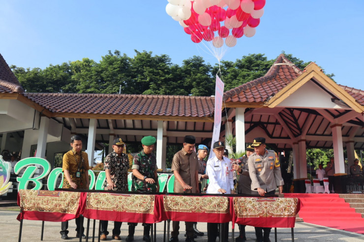 Launching Polisi RW, Kapolres Bojonegoro  : Hadir, Berbuat, dan Bermanfaat Bagi Masyarakat