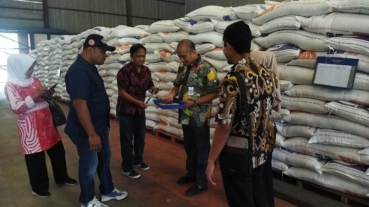 Cek Ketersediaan Beras, Polres Bojonegoro Bersama Tim TPID Sidak Gudang Bulog dan Penggilingan Padi