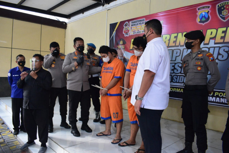 Emosi Lempar Batu dan Ambil HP Korban, Dua Pemuda Diamankan Polisi