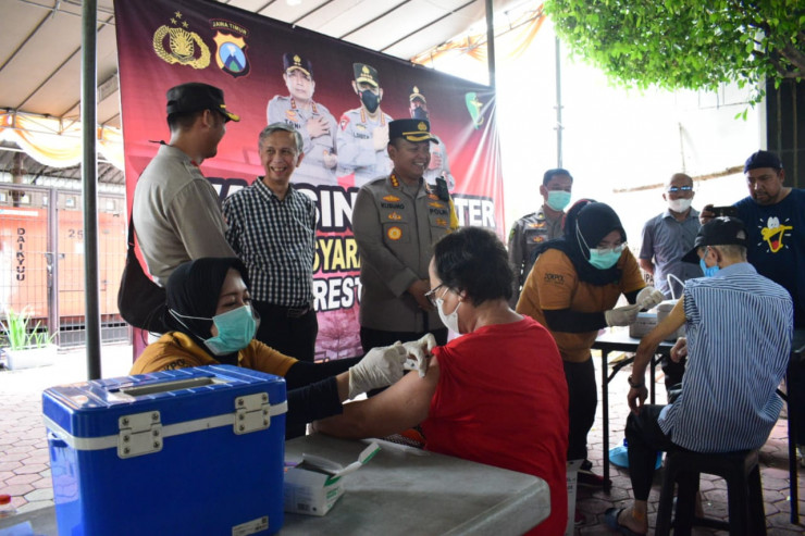 Polresta Sidoarjo Gencarkan Layanan Vaksinasi Covid-19 di Gereja
