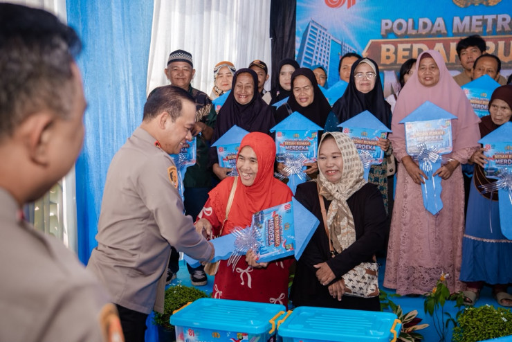 Wujudkan Program Presiden, Polda Metro Jaya Resmikan 35 Rumah Layak Huni