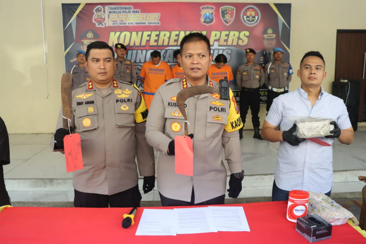 Polresta Sidoarjo Amankan Tiga Tersangka Kasus Pengeroyokan Gunakan Sajam