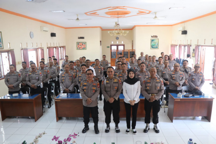 Wujudkan Polri Presisi, Bidpropam Polda Jatim Gelar Pembinaan Etika Profesi di Trenggalek