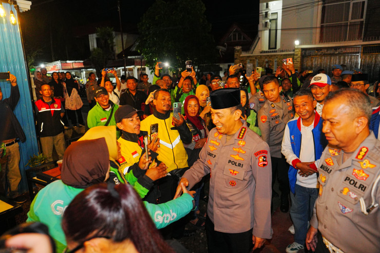 Momen Kapolri Interaksi Serap Aspirasi Ojol di Kedai Ado Presisi