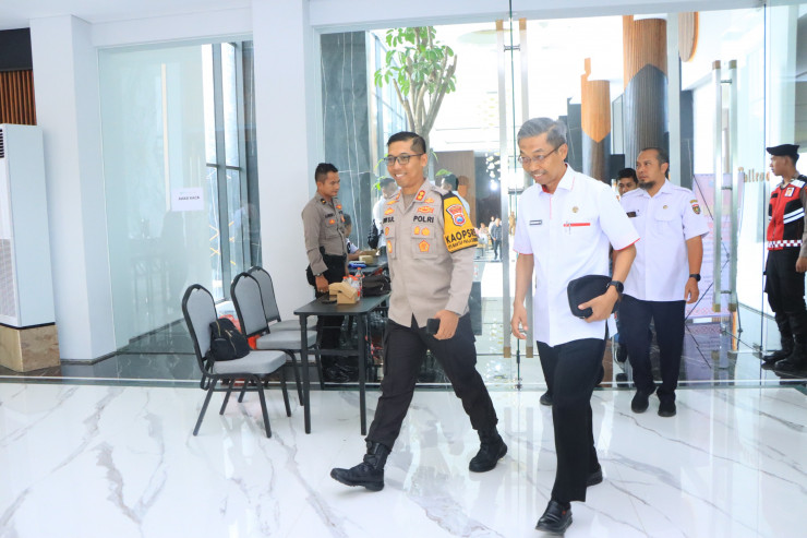 Polres Ngawi Kawal Ketat Pengiriman Hasil Hitung Suara Pilgub ke KPU Jatim