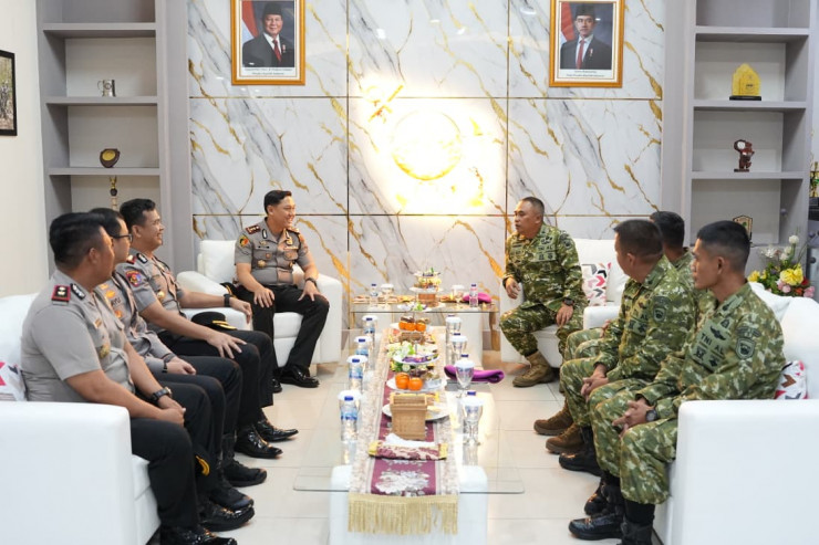 Sidoarjo Ajak Silaturahmi  Kapolresta Sidoarjo Kunjungan ke Brigif 2 Marinir