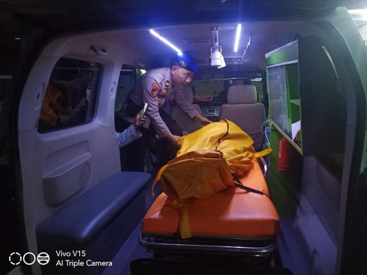 Satpolairud Polres Malang Evakuasi Jenazah ABK di Perairan Sendangbiru