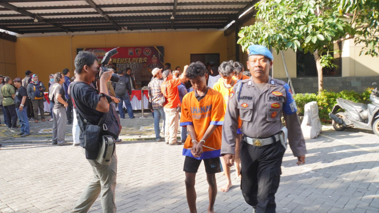 Pedagang Warkop di Pilang Wonoayu Dikeroyok Pendekar