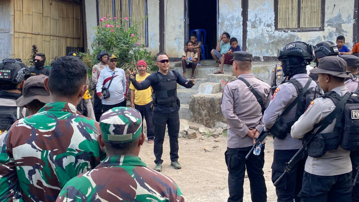 Kapolres flotim : 3 pucuk senpira berhasil diamankan saat penyisiran di desa ilepati