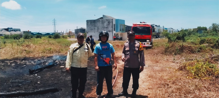 Sigap Cegah Kebakaran Lahan Kosong di Desa Bangah Tidak Meluas